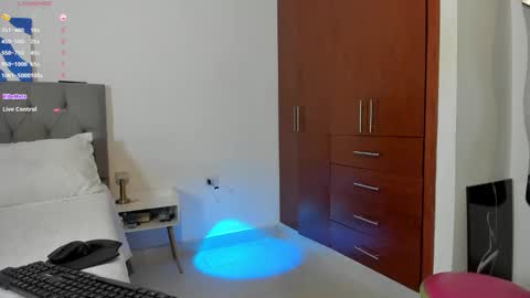 Hi Im Vayolet online show from 11/19/25, 08:20