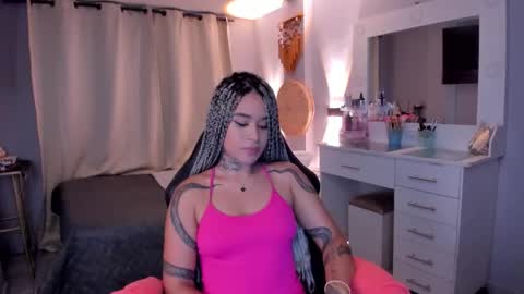 Snapshot of vayolett_bass chatting on 01/06/26, 07:23 Vayolett Bass online show from 01/06/26, 07:23