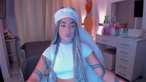 Snapshot of vayolett_bass chatting on 02/01/26, 09:08 Vayolett Bass online show from 02/01/26, 09:08