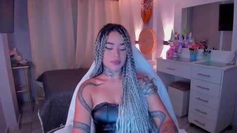 Snapshot of vayolett_bass chatting on 02/02/26, 09:19 Vayolett Bass online show from 02/02/26, 09:19