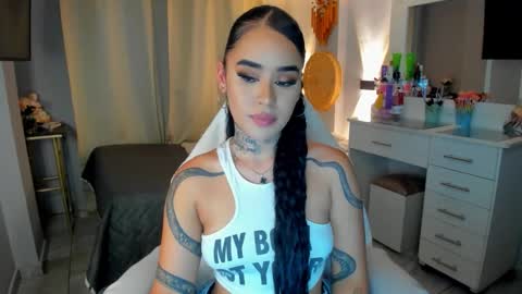 Snapshot of vayolett_bass chatting on 02/20/26, 07:21 Vayolett Bass online show from 02/20/26, 07:21