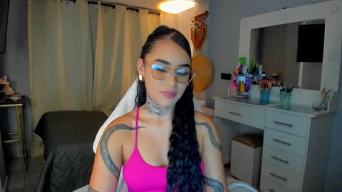 Snapshot of vayolett_bass chatting on 02/21/26, 08:37 Vayolett Bass online show from 02/21/26, 08:37