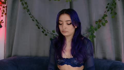 Snapshot of vayolett_dakotta chatting on 01/11/26, 01:10 Vayolett online show from 01/11/26, 01:10