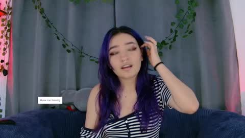 Snapshot of vayolett_dakotta chatting on 01/17/26, 01:32 Vayolett online show from 01/17/26, 01:32