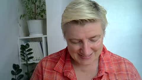 Snapshot of vea_motty chatting on 07/11/26, 01:03 vea_motty online show from 07/11/26, 01:03