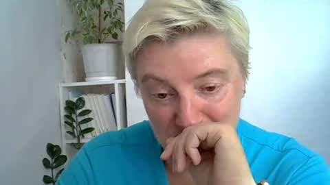 Snapshot of vea_motty chatting on 07/12/26, 12:40 vea_motty online show from 07/12/26, 12:40