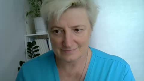 Snapshot of vea_motty chatting on 07/14/26, 12:22 vea_motty online show from 07/14/26, 12:22