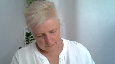 Snapshot of vea_motty chatting on 07/17/26, 01:18 vea_motty online show from 07/17/26, 01:18