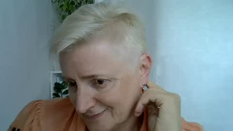 Snapshot of vea_motty chatting on 07/19/26, 12:53 vea_motty online show from 07/19/26, 12:53