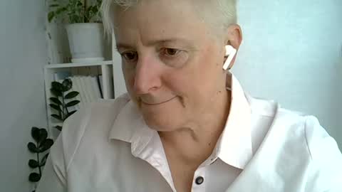 Snapshot of vea_motty chatting on 07/24/26, 09:40 vea_motty online show from 07/24/26, 09:40