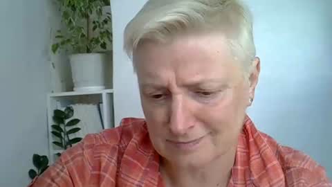 Snapshot of vea_motty chatting on 07/26/26, 12:56 vea_motty online show from 07/26/26, 12:56