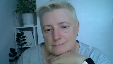 Snapshot of vea_motty chatting on 07/27/26, 04:36 vea_motty online show from 07/27/26, 04:36