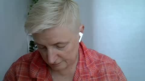 Snapshot of vea_motty chatting on 07/28/26, 02:13 vea_motty online show from 07/28/26, 02:13