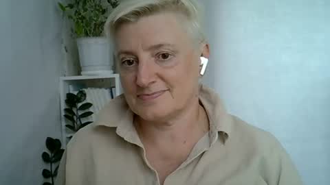 Snapshot of vea_motty chatting on 08/01/26, 01:32 vea_motty online show from 08/01/26, 01:32