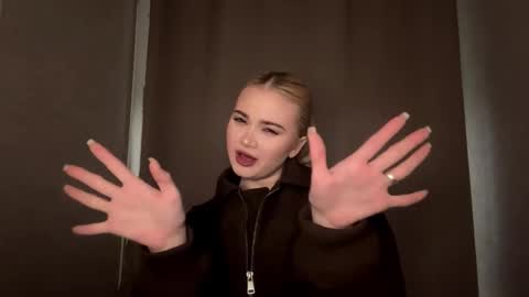 Monika online show from 12/17/25, 01:06