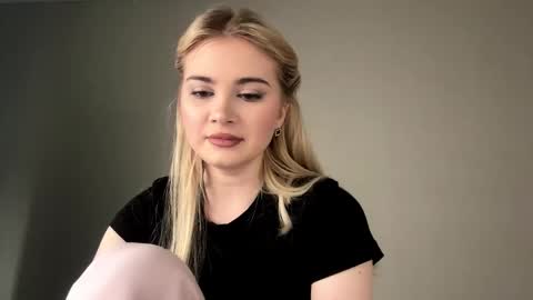 Monika online show from 02/17/26, 01:07