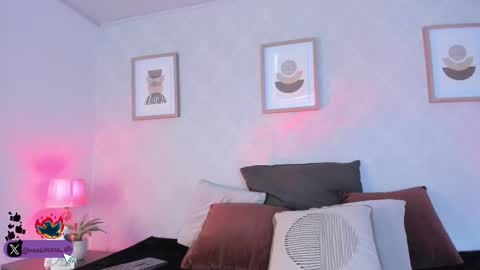 Vee Simons online show from 09/13/25, 07:46