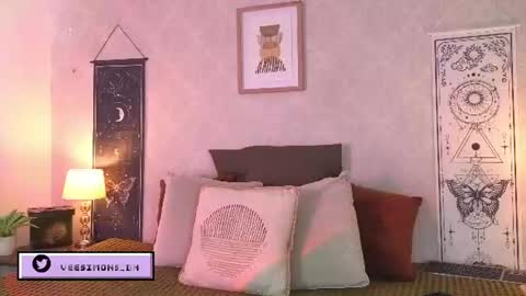 Vee Simons online show from 06/18/26, 08:13