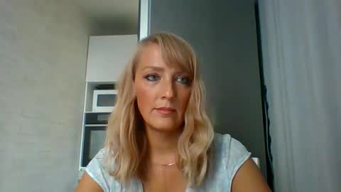 Snapshot of veessa chatting on 09/10/25, 02:06 Veessa online show from 09/10/25, 02:06
