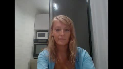 Snapshot of veessa chatting on 10/05/25, 05:11 Veessa online show from 10/05/25, 05:11