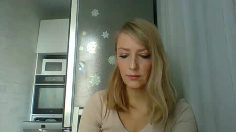 Snapshot of veessa chatting on 12/17/25, 06:41 Veessa online show from 12/17/25, 06:41