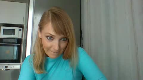 Snapshot of veessa chatting on 03/23/26, 12:53 Veessa online show from 03/23/26, 12:53