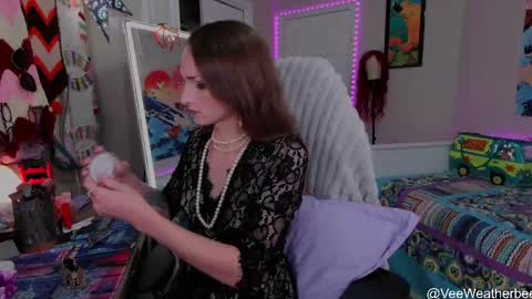 Violet Weatherbee online show from 05/16/26, 12:40