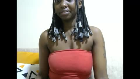 Snapshot of veey_dellah chatting on 11/08/25, 04:56 veey online show from 11/08/25, 04:56