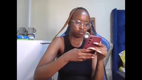 Snapshot of veey_dellah chatting on 12/19/25, 05:58 veey online show from 12/19/25, 05:58