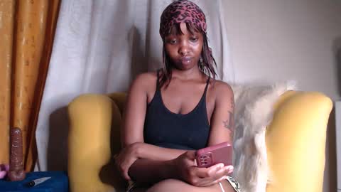 Snapshot of veey_dellah chatting on 03/10/26, 07:35 veey online show from 03/10/26, 07:35