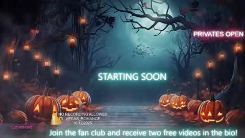 Snapshot of vegas_romance chatting on 10/12/25, 11:15 vegas_romance online show from 10/12/25, 11:15