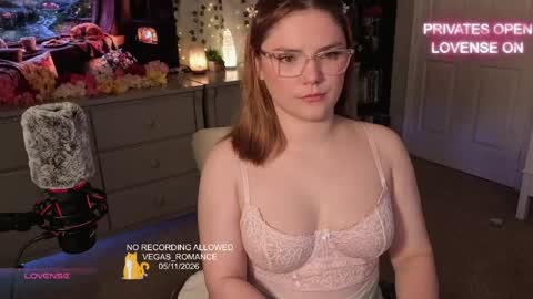 vegas_romance online show from 05/12/26, 03:25