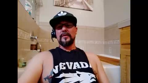 Snapshot of vegasdadbod chatting on 01/11/26, 09:53 vegasdadbod online show from 01/11/26, 09:53