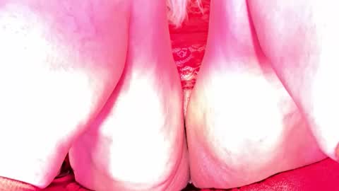 Snapshot of veheveun chatting on 12/16/25, 04:12 Vehe Veun online show from 12/16/25, 04:12