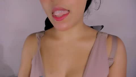 Snapshot of veky_saliva01 chatting on 03/29/26, 03:45 camila online show from 03/29/26, 03:45
