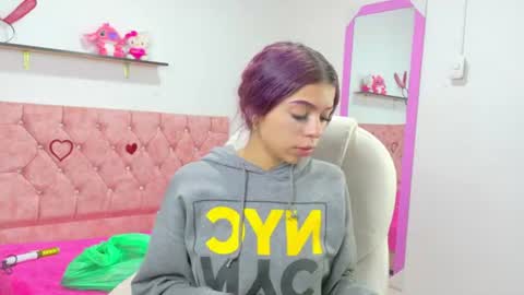 Velinahoney online show from 08/06/26, 12:29