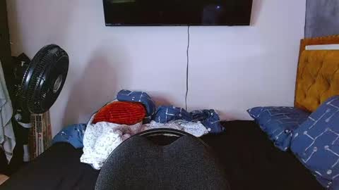 velk_hot1 online show from 04/30/26, 01:17