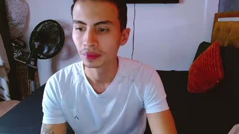 velk_hot1 online show from 05/05/26, 12:24