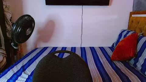 velk_hot1 online show from 05/30/26, 07:22