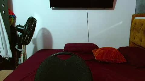 velk_hot1 online show from 06/16/26, 12:52