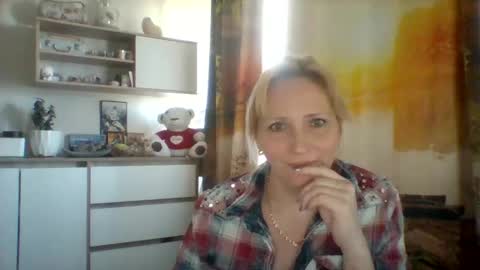 velka_raspberry online show from 05/08/26, 08:19