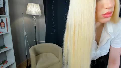 Snapshot of velourorbit chatting on 02/26/26, 06:12 Hi im Hannah online show from 02/26/26, 06:12