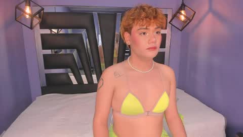 Snapshot of veluniliore chatting on 04/23/26, 06:14 Veluni online show from 04/23/26, 06:14