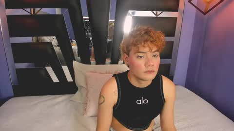 Snapshot of veluniliore chatting on 04/25/26, 04:04 Veluni online show from 04/25/26, 04:04