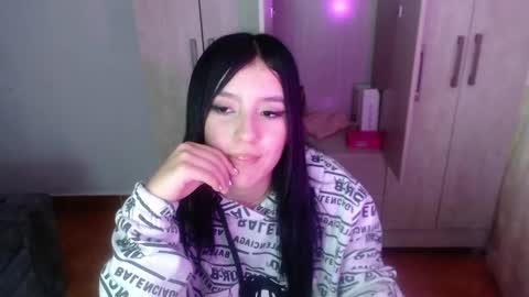 velvet_28_ online show from 11/16/25, 02:17