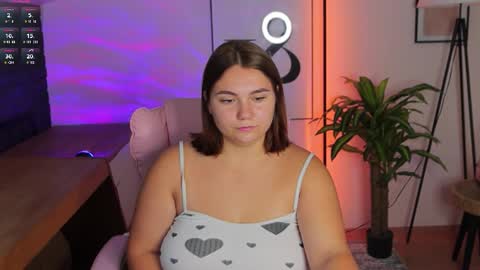 velvet__doll online show from 09/30/25, 12:54