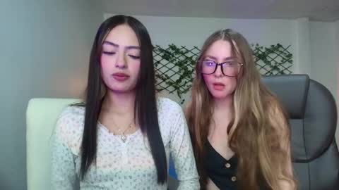 Snapshot of velvet__moon chatting on 04/09/26, 01:05 Sophi online show from 04/09/26, 01:05