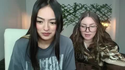 Snapshot of velvet__moon chatting on 04/11/26, 11:31 Sophi online show from 04/11/26, 11:31