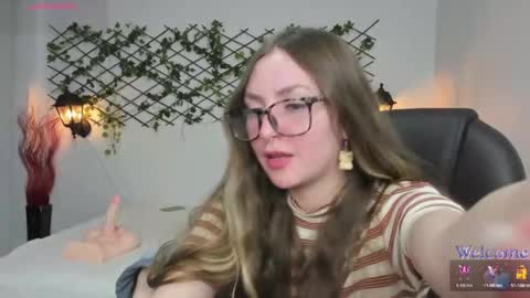 Snapshot of velvet__moon chatting on 04/23/26, 12:23 Sophi online show from 04/23/26, 12:23