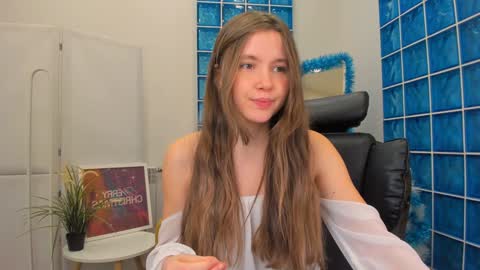 Snapshot of velvet_cherry chatting on 12/18/24, 07:41 velvet_cherry online show from 12/18/24, 07:41